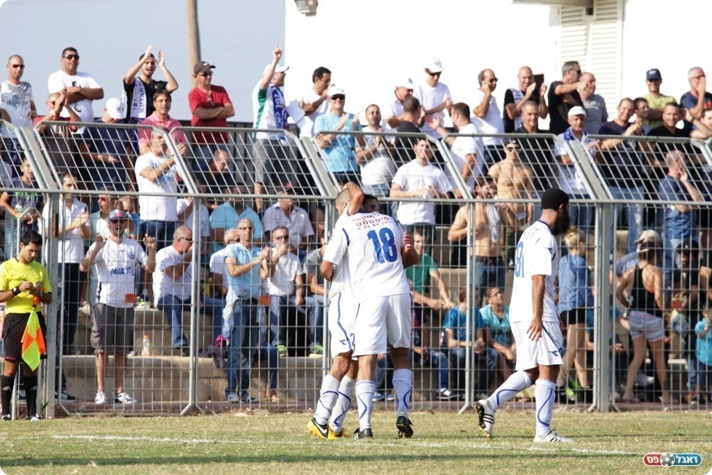 ועם החברים (צילום: קובי רוזן)