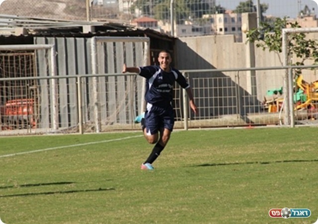 קליל. כבהא חוגג את השלישי (צילום: מוחמד חאדר אניס)