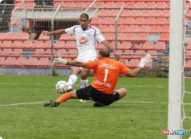 מגיע מאחור. קרגולה (צילום: קובי רוזן)