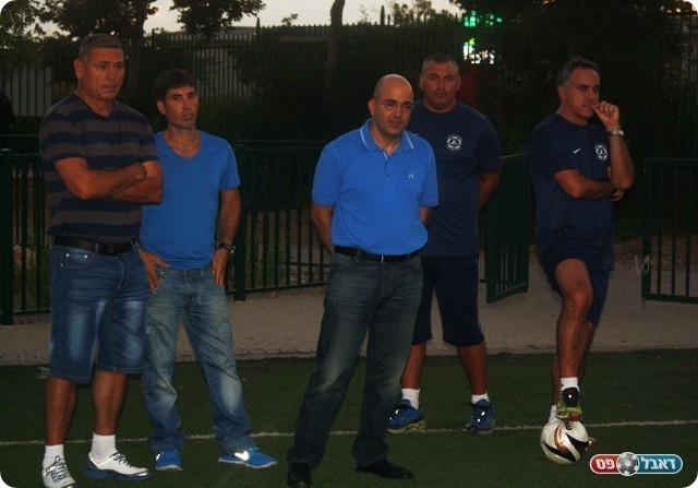 לספק את השקט הדרוש. ההנהלה והצוות המקצועי (צילום: פזי שינדלר)