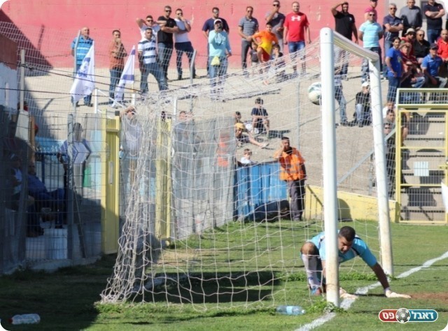 כמו שעקיבא יודע. הכדור ברשת (עודד חסין)