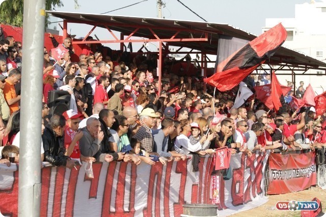 אין דברים כאלה. אוהדי מרמורק (צילום: קובי רוזן)