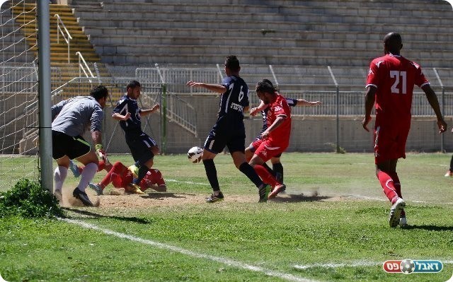 רהט התעוררה. בלגן ברחבה (צילום: עבדאללה אזברגה)