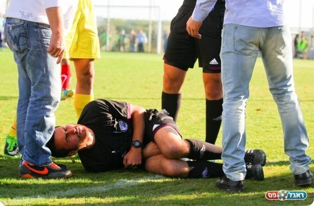 איך הבקבוק קפץ מהדשא? הקוון מתפתל (צילום: אנס אבודעבס)