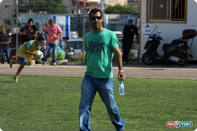 שמר על קור רוח. אוזן (עודד חסין)