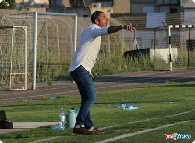 אחת צריכה לעוף. בוסקילה בלחץ (עודד חסין)