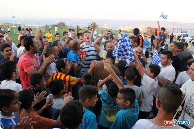 חגיגות (עודד חסין)