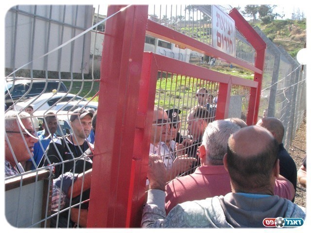 העניים נגד העשירים. המהומה לפני המפגש בעונה שעברה (צילום: עודד חסין)