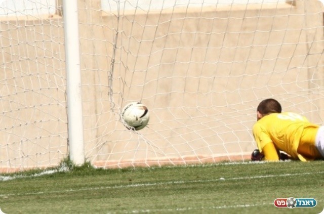 ג'רם נכנע (קובי רוזן)