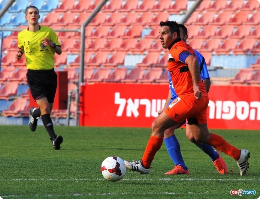 משחק חלש. איתן אהרון מכפר שלם (צילום: קובי רוזן)