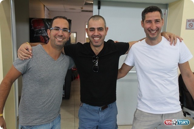 שמחים ומחויכים (שלומי גבאי)