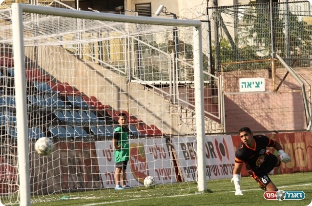 כובש  (קובי רוזן)