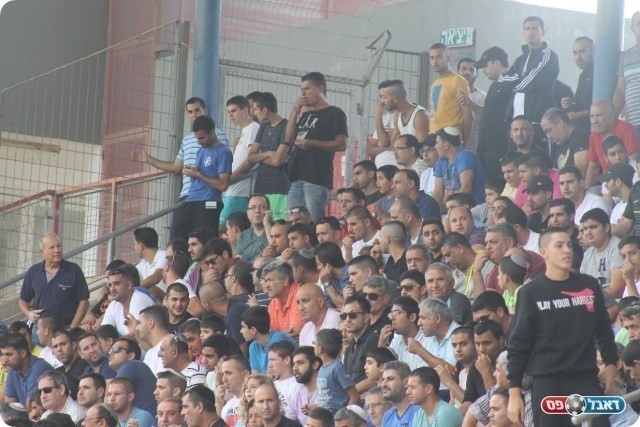 הזכירות את הימים היפים. אוהדי בית שאן (צילום: אחמד עזאיזה)