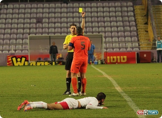 משחק עצבני. אהרון רואה צהוב (צילום: קובי רוזן)