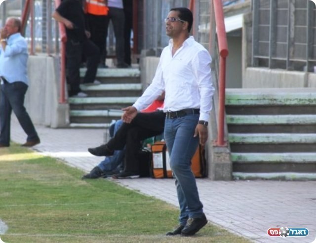 הציב דרישות. טייב (אחמד עזאיזה)