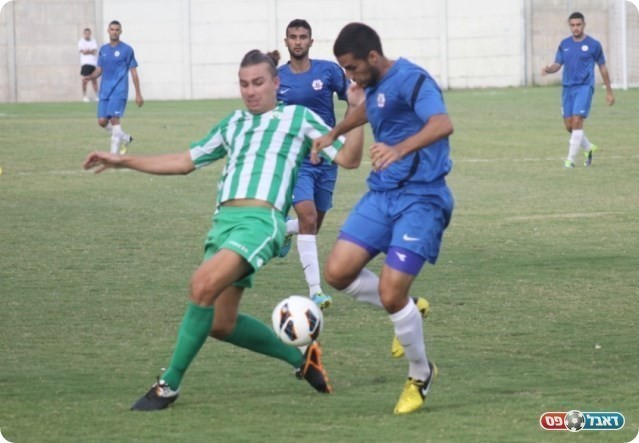 חילוף התקפי. קירטבה ויצחק (צילום: אחמד עזאיזה)