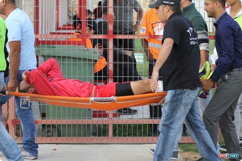 פציה לא חמורה. דראושה יותר מהדשא (צילום: אחמד עזאיזה)