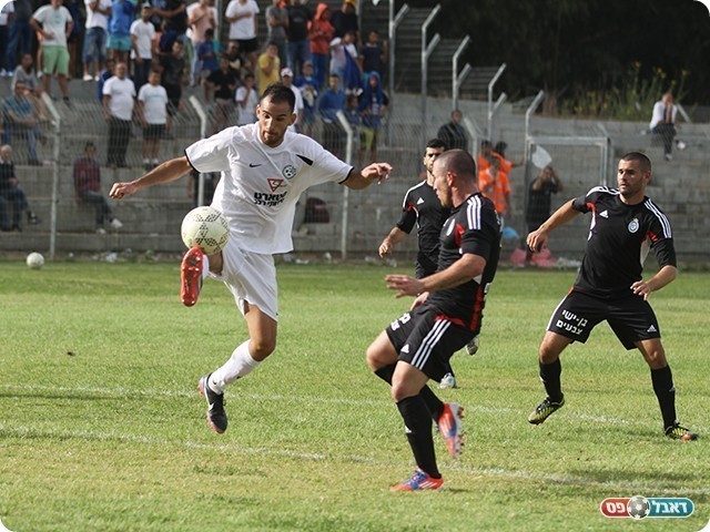 משחק חלש של שתי הקבוצות (צילום: שלומי גבאי)