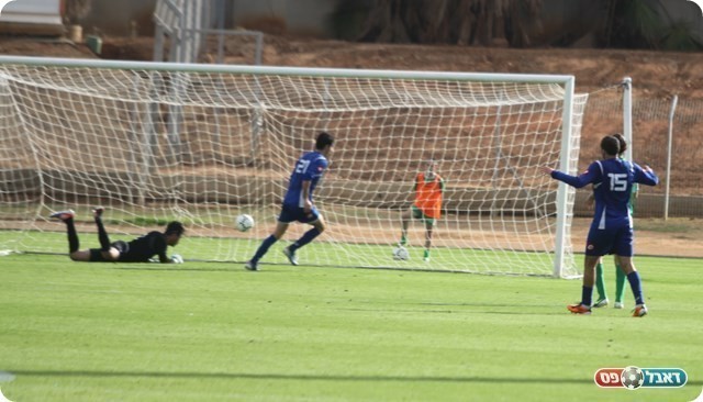 אחת ההזדמנויות הבודדות. בדש כובש (צילום: שלומי גבאי)