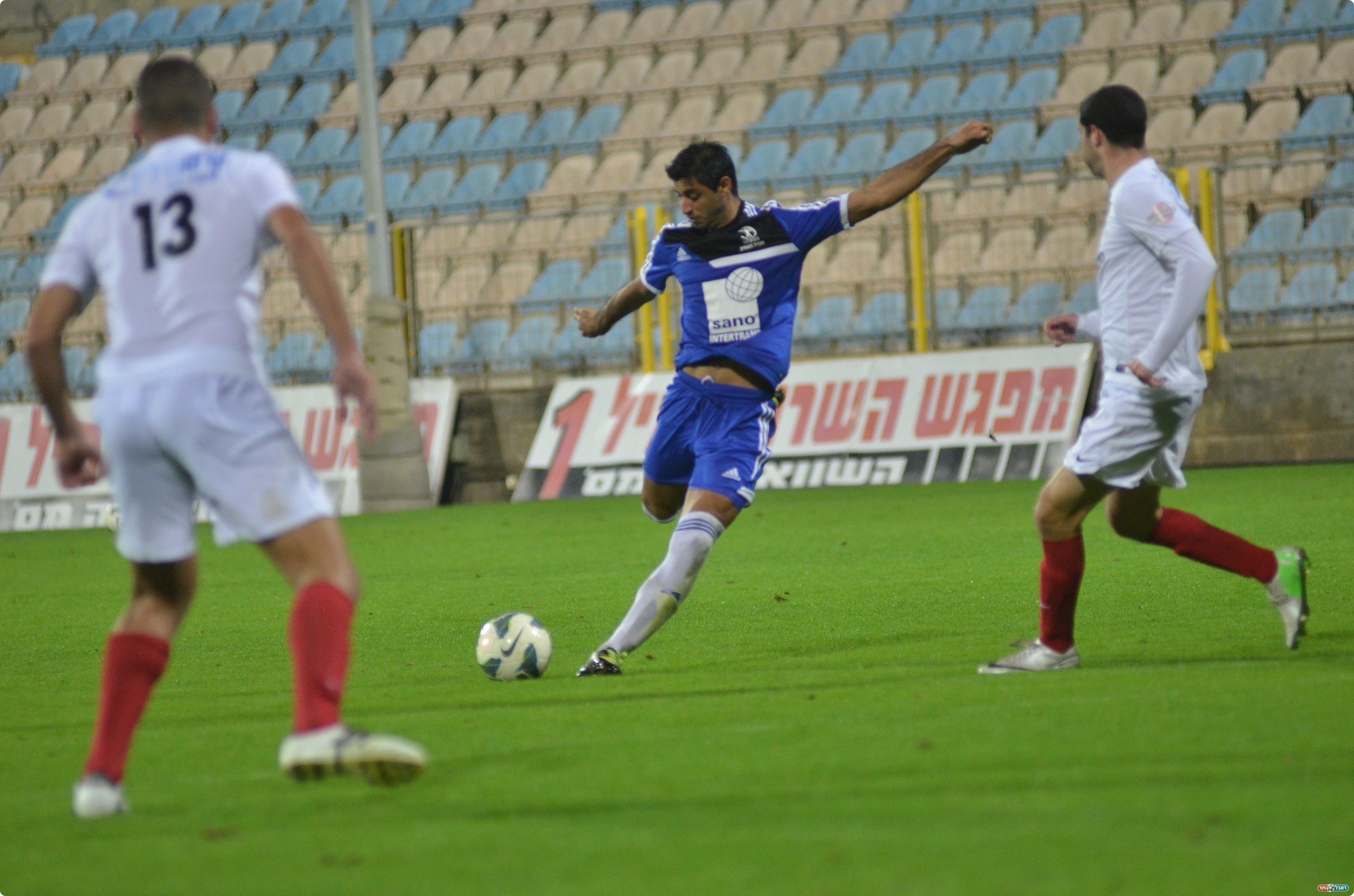 ג'נח מנסה את מזלו (צילום: קובי פורטל)