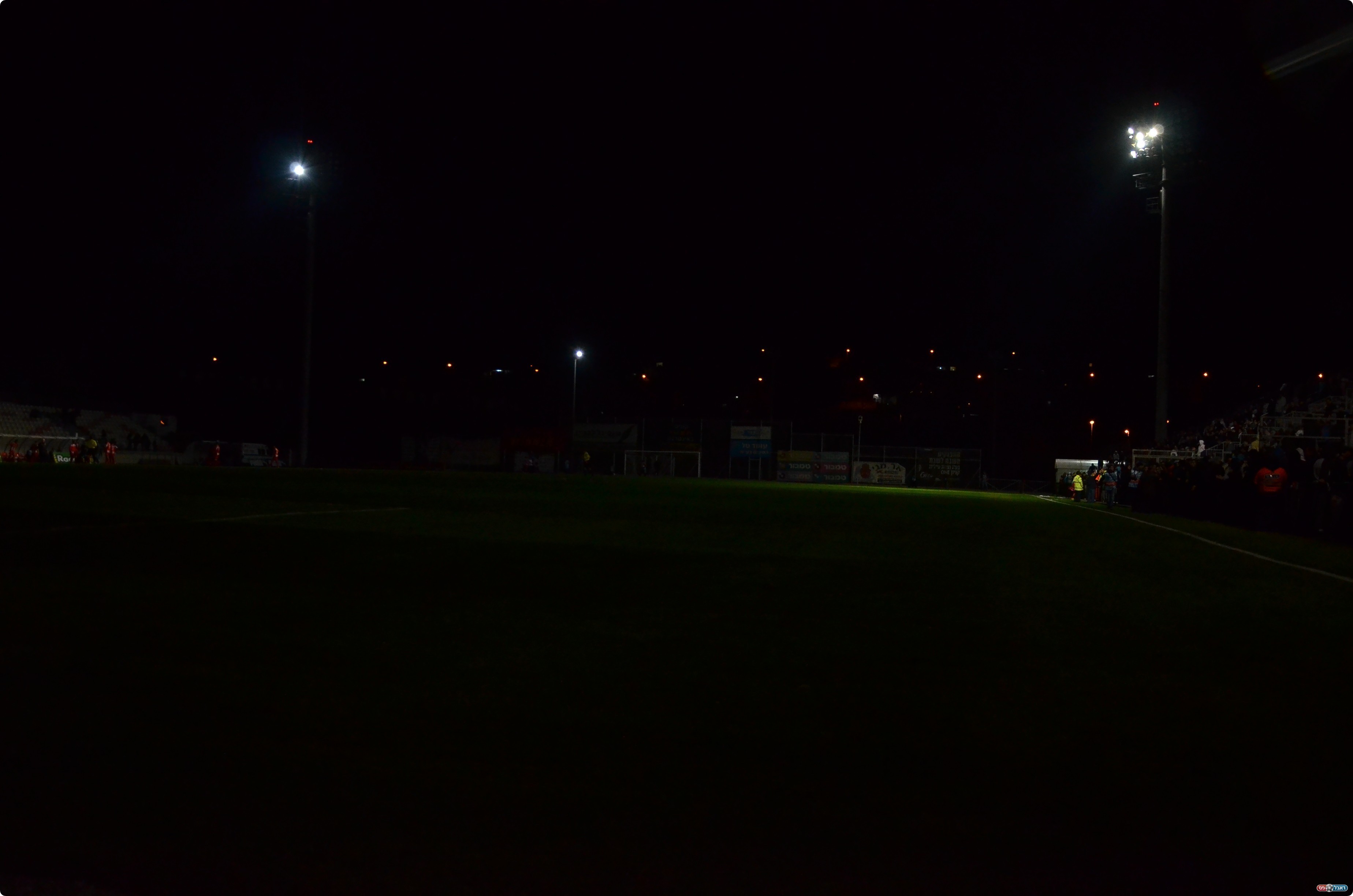 חושך באצטדיון גרין (צילום: ארנון לוי)