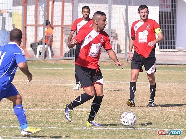 קיבל את חולצת ההרכב הראשון, לידור כהן (צילום: ארנון לוי)