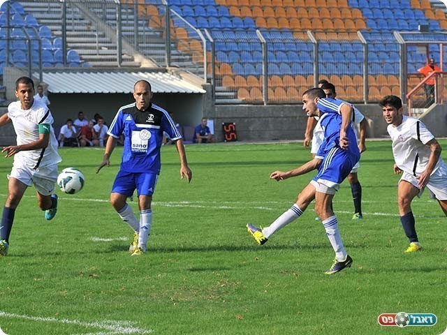 בועט (צילום: ארנון לוי)