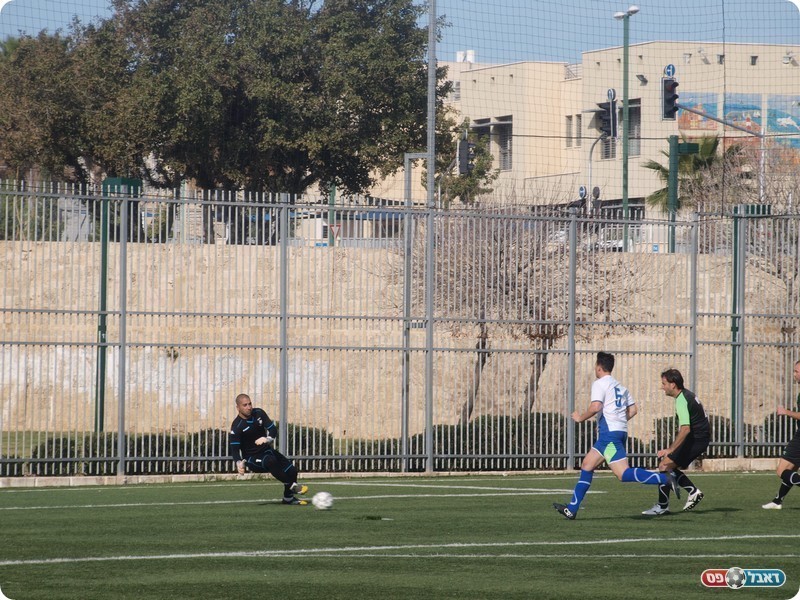 השיכון פתחה מצוין. מיארה כובש (אלון יהודיוף)