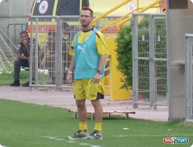 האיש על הקווים של השיכון. גולדמן