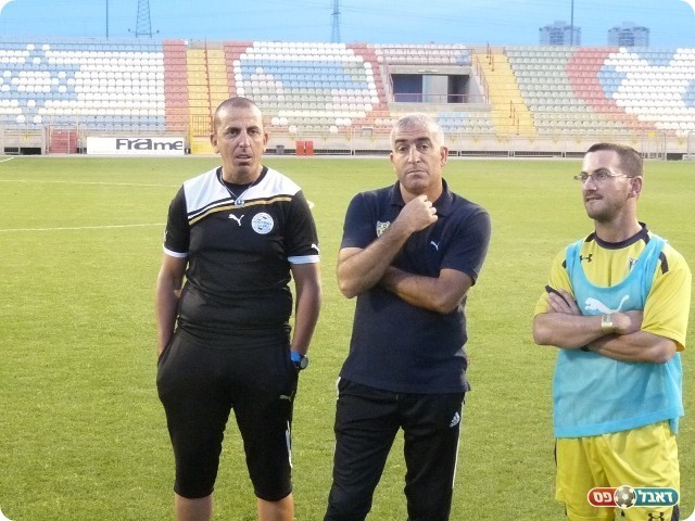 "הפנדל הרג אותנו". בכר (במרכז) גניש וגולדמן