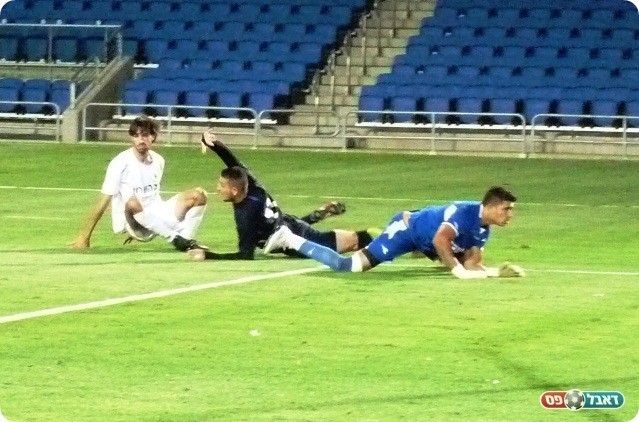 טענו לפנדל. מלכה ארחרי הנפילה 