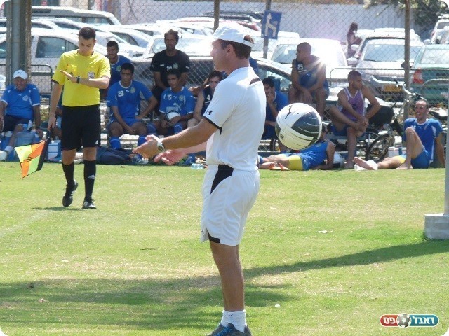 החמצה מזעזעת. קשטן עצבני