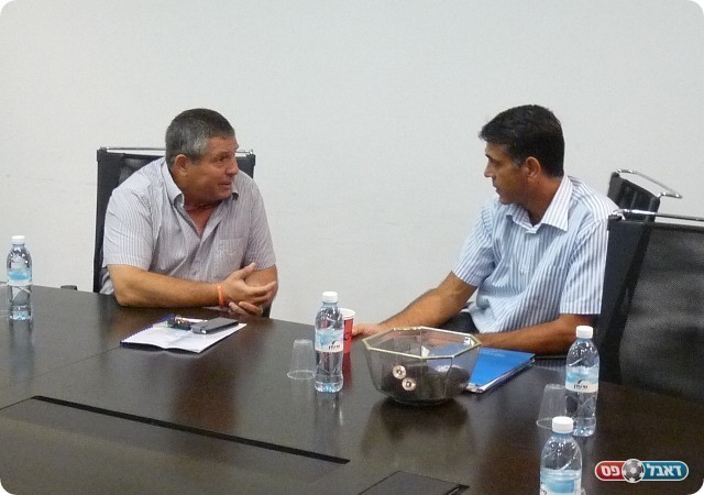 מתכננים את סדר העניינים. לוי וקאופמן