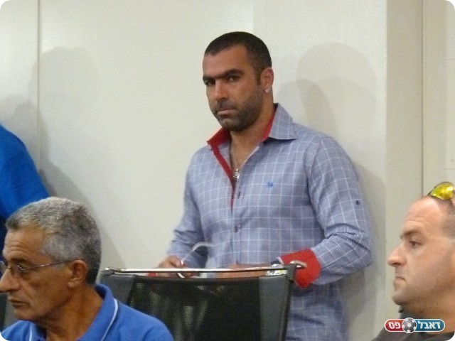 חלק עמדו. בלילי