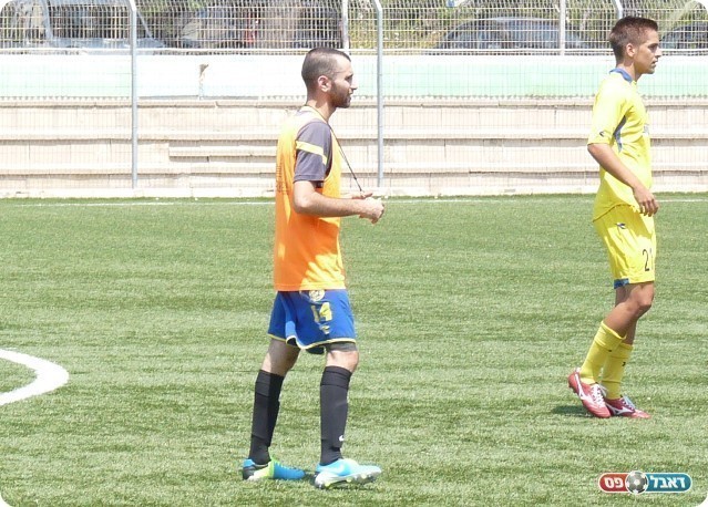 לקח את התפקיד ברצינות. השופט הראשון