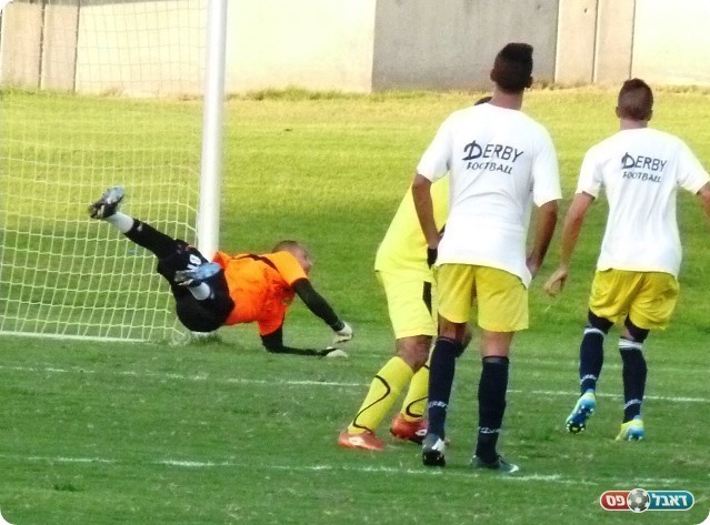 בסוף נכנע. קרטה בפעולה