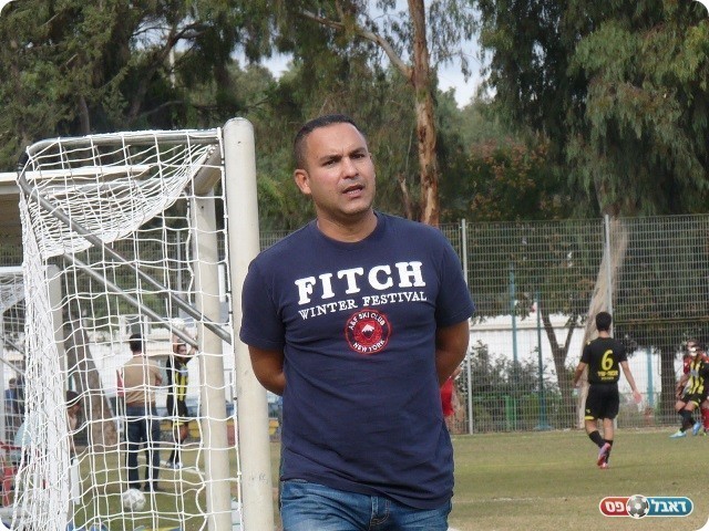 משחק חדש? יניב נוח עצבני (צילום: אלי שמואלי) 