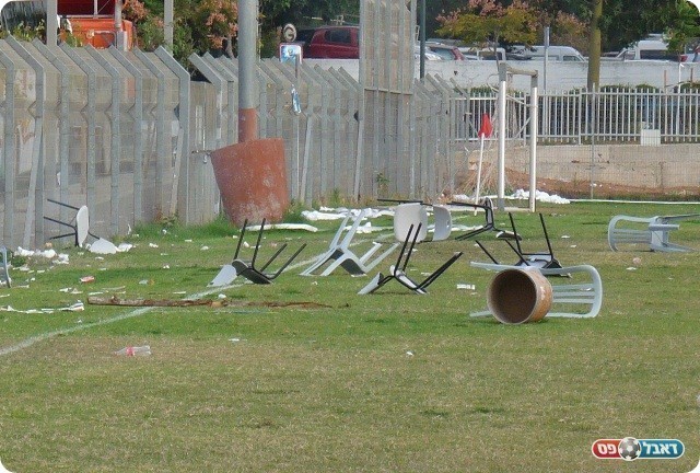 בית הדין יכריע. הכיסאות (צילום: אלי שמואלי)