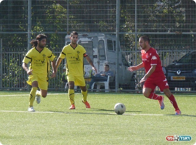 שליטה של הוד השרון. אלל וצרפתי עוצרים את בירן (צילום: אלי שמואלי)