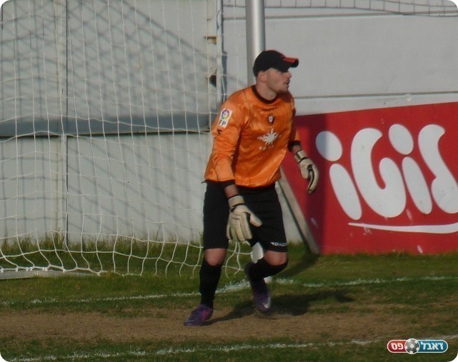 איש המשחק. שוער רמת ישרא, דורון פרץ (צילום: אלי שמואלי)