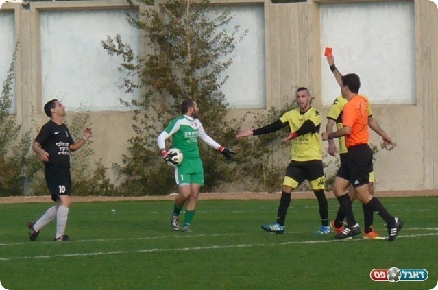 והאדום (צילום: אלי שמואלי)