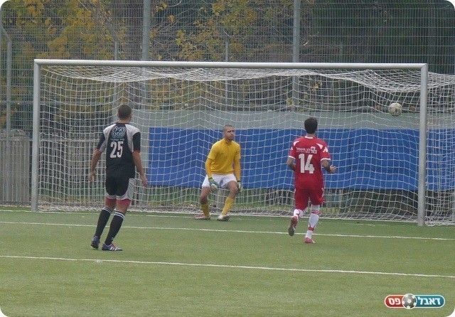 שער עצמי מתסכל. ג'רם מאוכזב (צילום: אלי שמואלי)