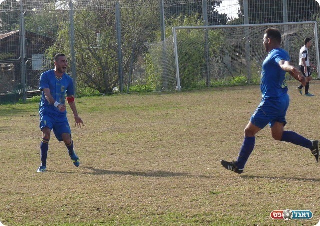 וגם תורו של אמיל הגיע (צילום: אלי שמואלי)