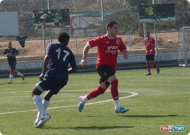 המארחים פתחו היטב. צפדיה מול מלסה (צילום: אלי שמואלי)