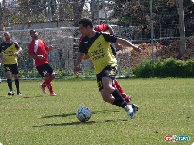 התחיל את המהלך. אג'ימן (צילום: אלי שמואלי)