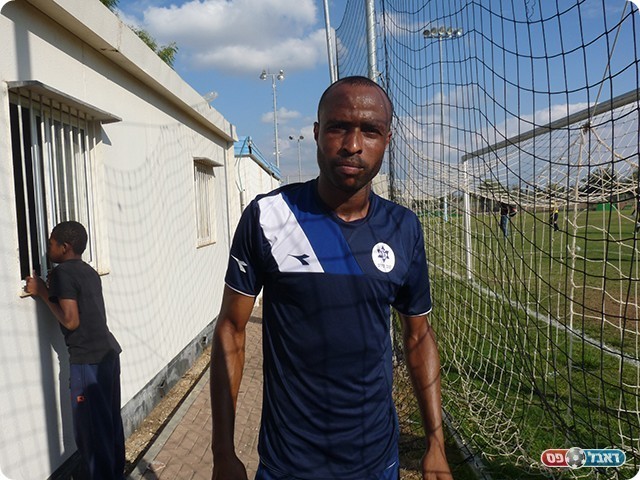 עאטיף אבובילל מחכה לדימונה (אלי שמואלי)