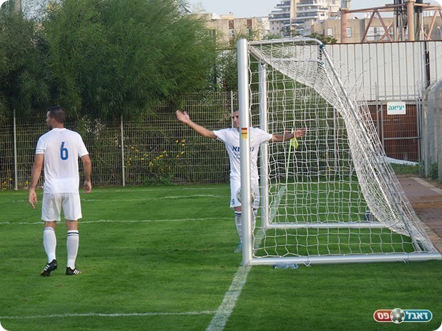 שחקני קרית אונו בהלם לאחר שער השיויון (אלי שמואלי)
