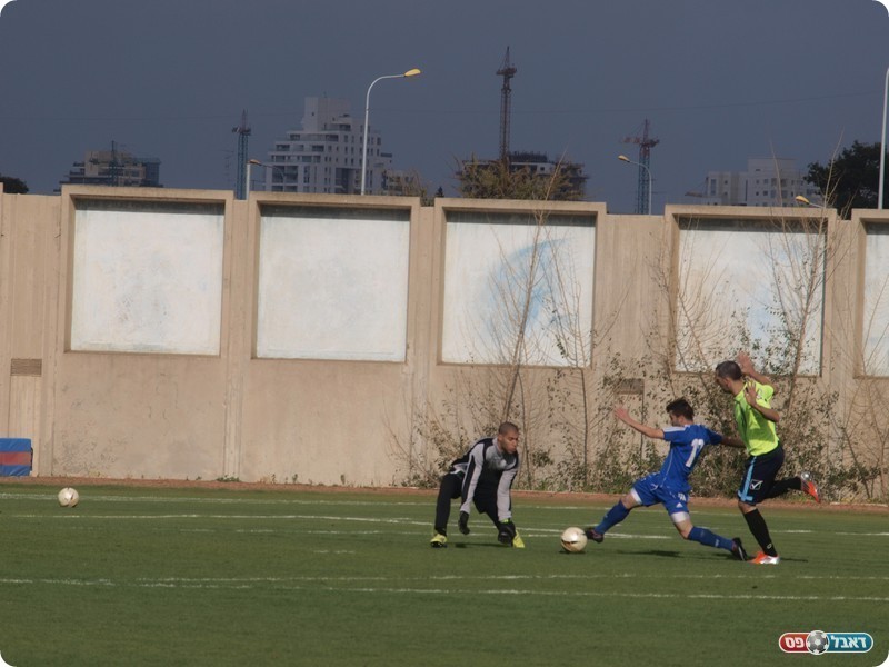 שוהם עובר את זהרנגי ומוכשל ע"י נחום (אלון יהודיוף)