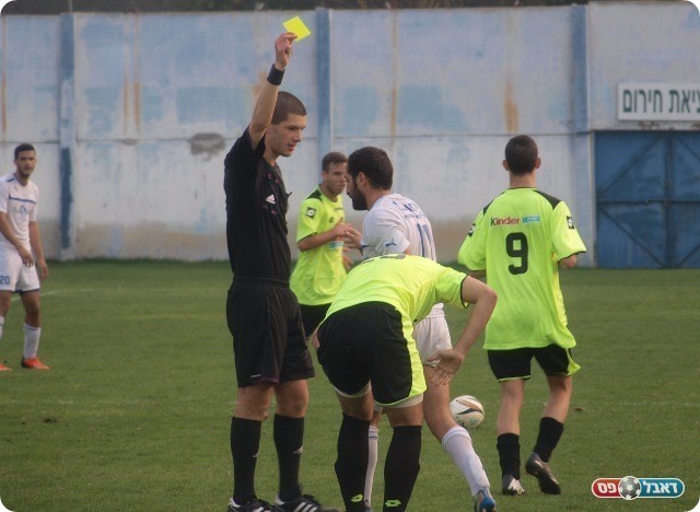 חמישה צהובים רק במחצית הראשונה. יעד אילני. 