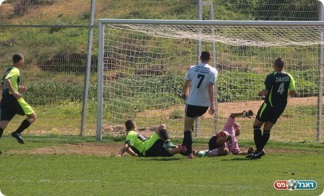 כבר שתיים. אברמסון כובש.